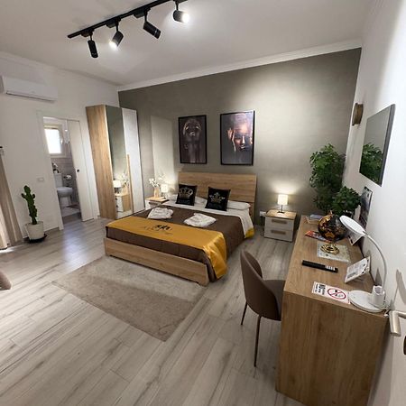 Apartamento La Via Di Mezzo CTA Exterior foto